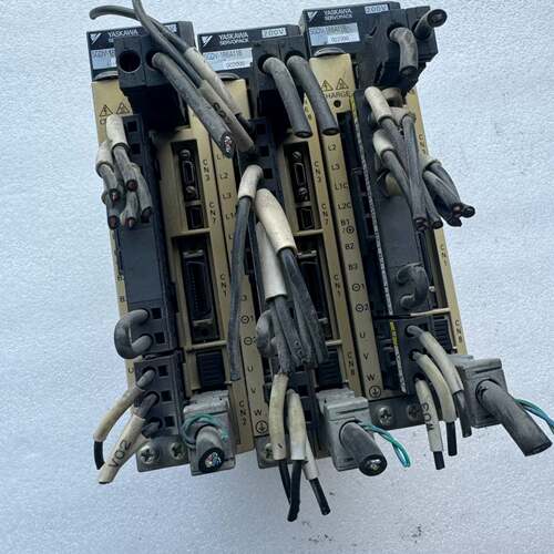 可维修安川驱动器SGDV 1R6A11B002000 200W 拆议价