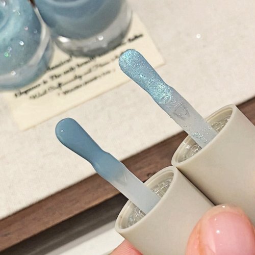 水灵灵的蓝色与海！2026新款美甲指甲油免烤快干持久可撕twomoons