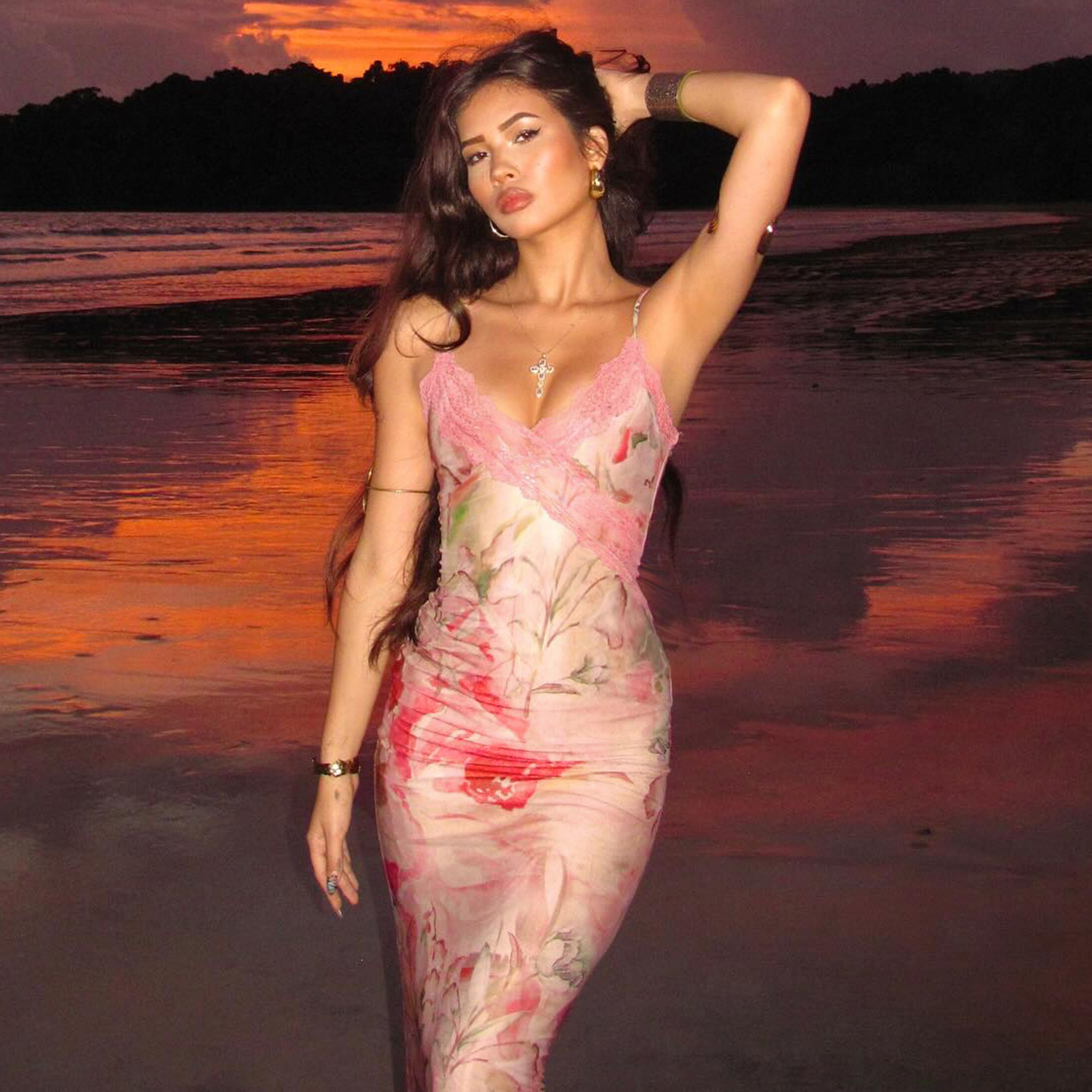 欧美少女印花小众设计感吊带包臀连衣裙女新款性感辣妹显瘦长裙秋