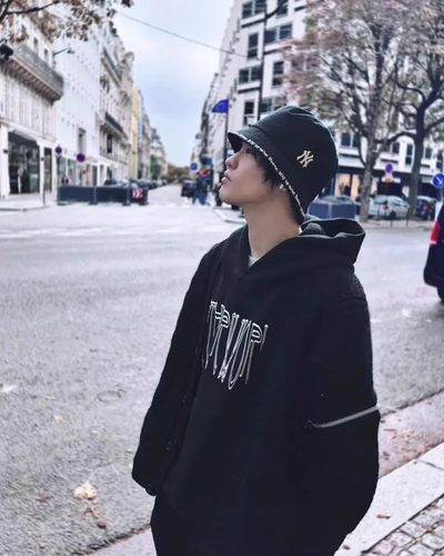 TXT崔凡圭钟辰乐同款泰亦连帽卫衣黑色情侣韩版宽松春秋韩国小众