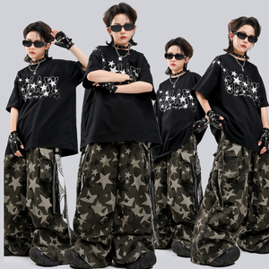 六一儿童街舞演出服嘻哈风少儿hiphop男童迷彩裤套装女童jazz表演