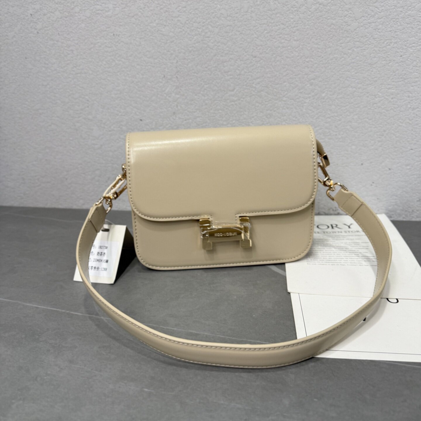 小众轻奢质感翻盖小方包2025新款简约百搭定型豆腐包单肩斜挎包女