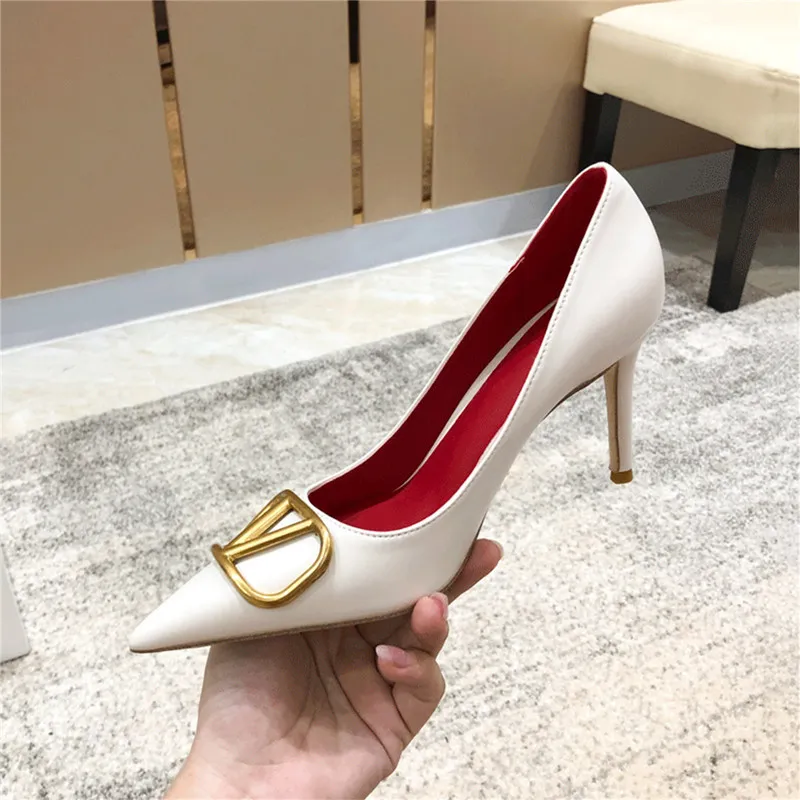 新款尖头细跟高跟鞋女浅口百搭时尚V扣职业工作真皮单鞋女