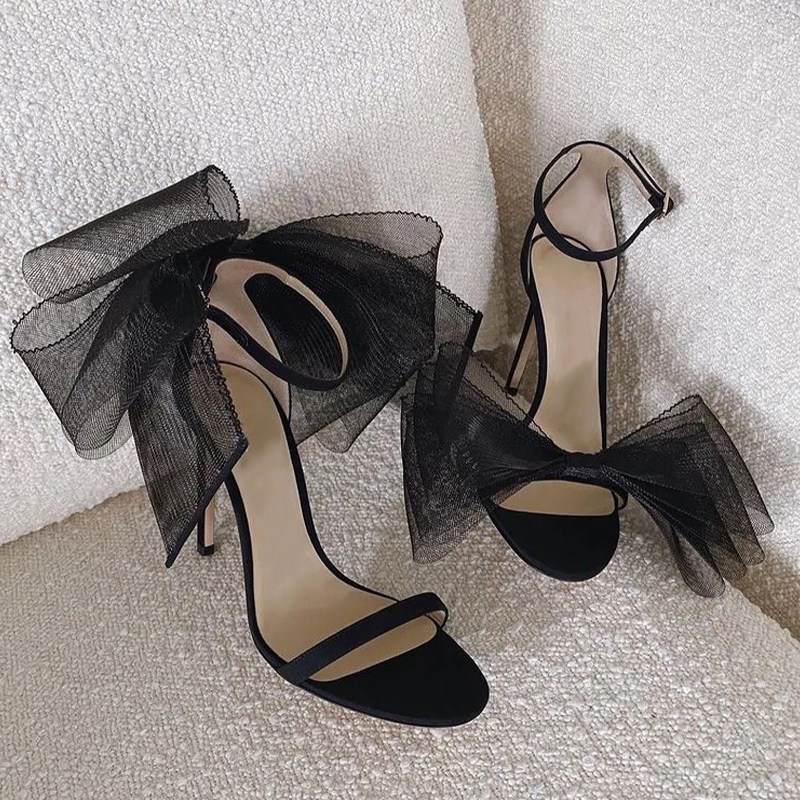 黑色百搭细高跟鞋女23夏新款性感蕾丝蝴蝶结圆头露趾一字扣带凉鞋