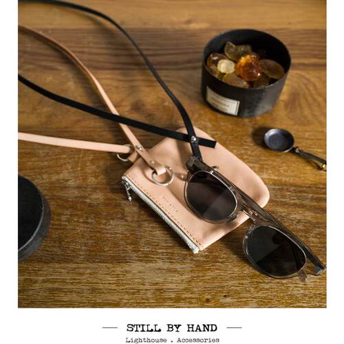 兼顾装饰与便携 多用途可拆卸原色栃木皮眼镜挂绳 STILL BY HAND
