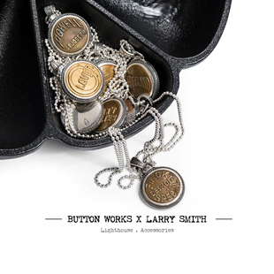 LARRYSMITH X BUTTONWORKS联名限定银质怀表形古董扣银项链吊坠