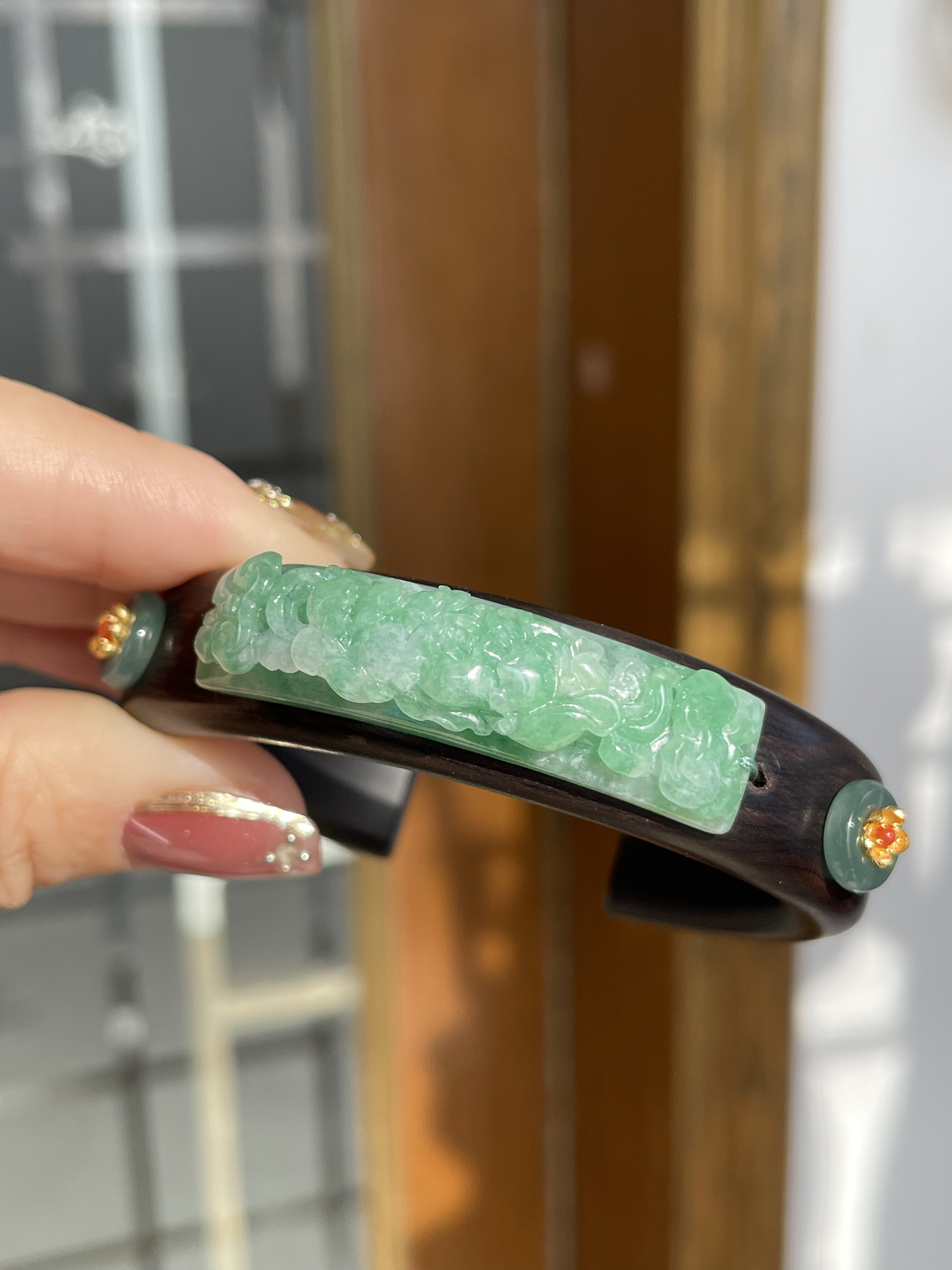 天然翡翠A货糯种果绿蝶恋花手牌檀木手环半镯民族风宫廷款