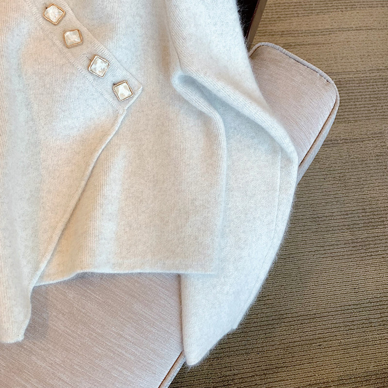FIRST-LINE BRANDS CUT LABELS WOMENS CLOTHING BIG BRANDS FOREIGN TRADE EXPORTS UNIQUE SAMPLES AUTUMN AND WINTER DIAGONAL BUTTONS IRREGULAR KNITTED SWEATERS