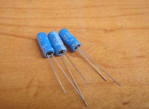 200只＝4元 国产 PEACE 25V47UF 5X11 85度