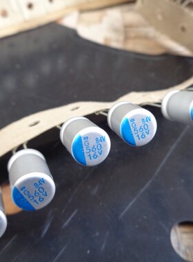 560UF 16V 日本黑金刚 PSG 固态 高频低阻 长寿命 16V560UF 8X11