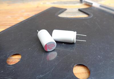 2200UF 16V 台湾APAQ 玉邦固态电容 高频低阻 16V2200UF 10X20