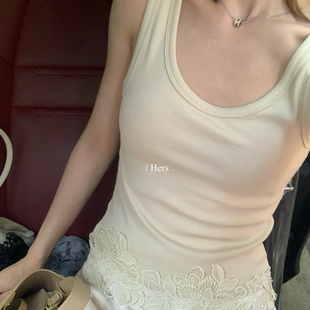 Hers 2026春夏上新简约百搭背心日常度假感重工镂空刺绣背心80275