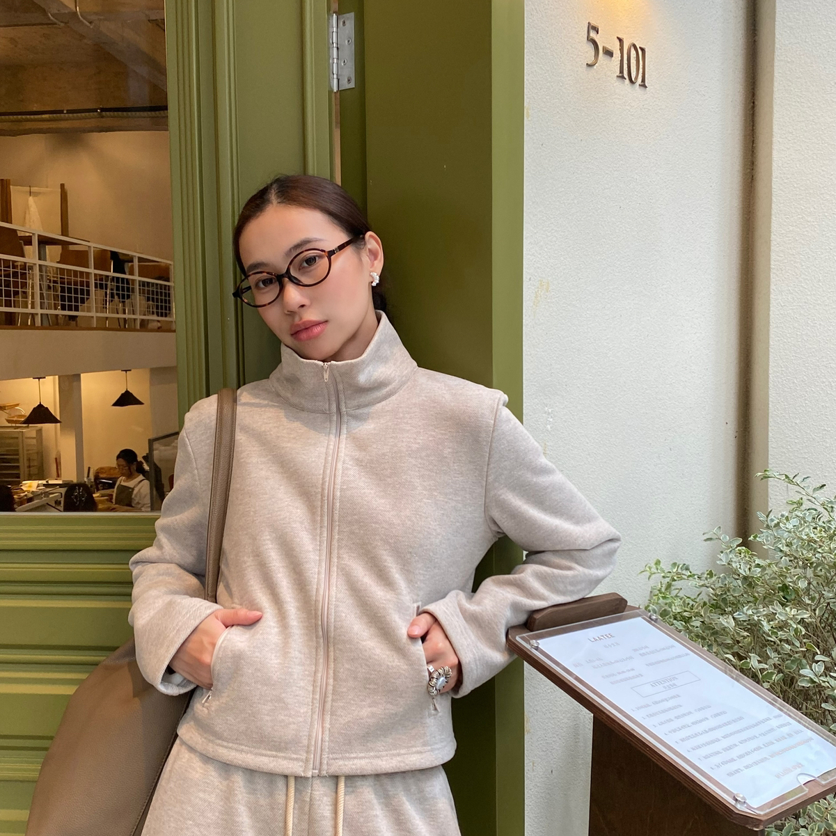 MADEIN OST-4醋酸4羊毛加绒加厚软糯立领卫衣外套(含4羊毛)57502