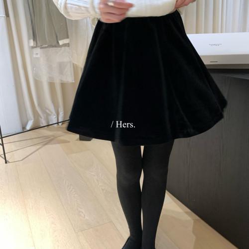 Hers-秋上新简约贵气感丝绒短款半身裙62034