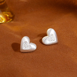 简约925银针爱心耳钉轻奢超闪锆石高级感气质大气耳环 爱意满满