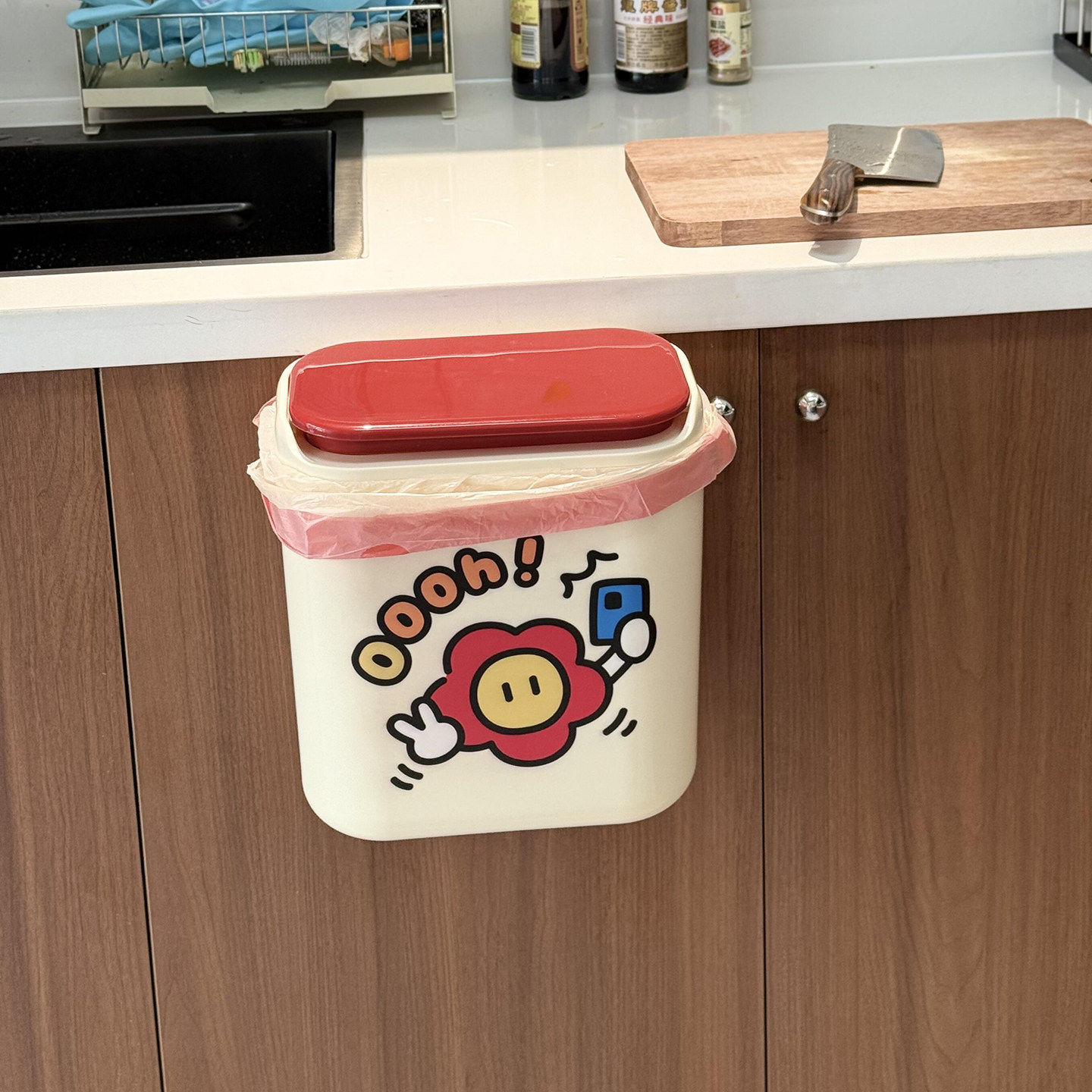 垃圾桶家用厨房专用2026新款免弯腰壁挂可爱卡通个性滑盖式大容量