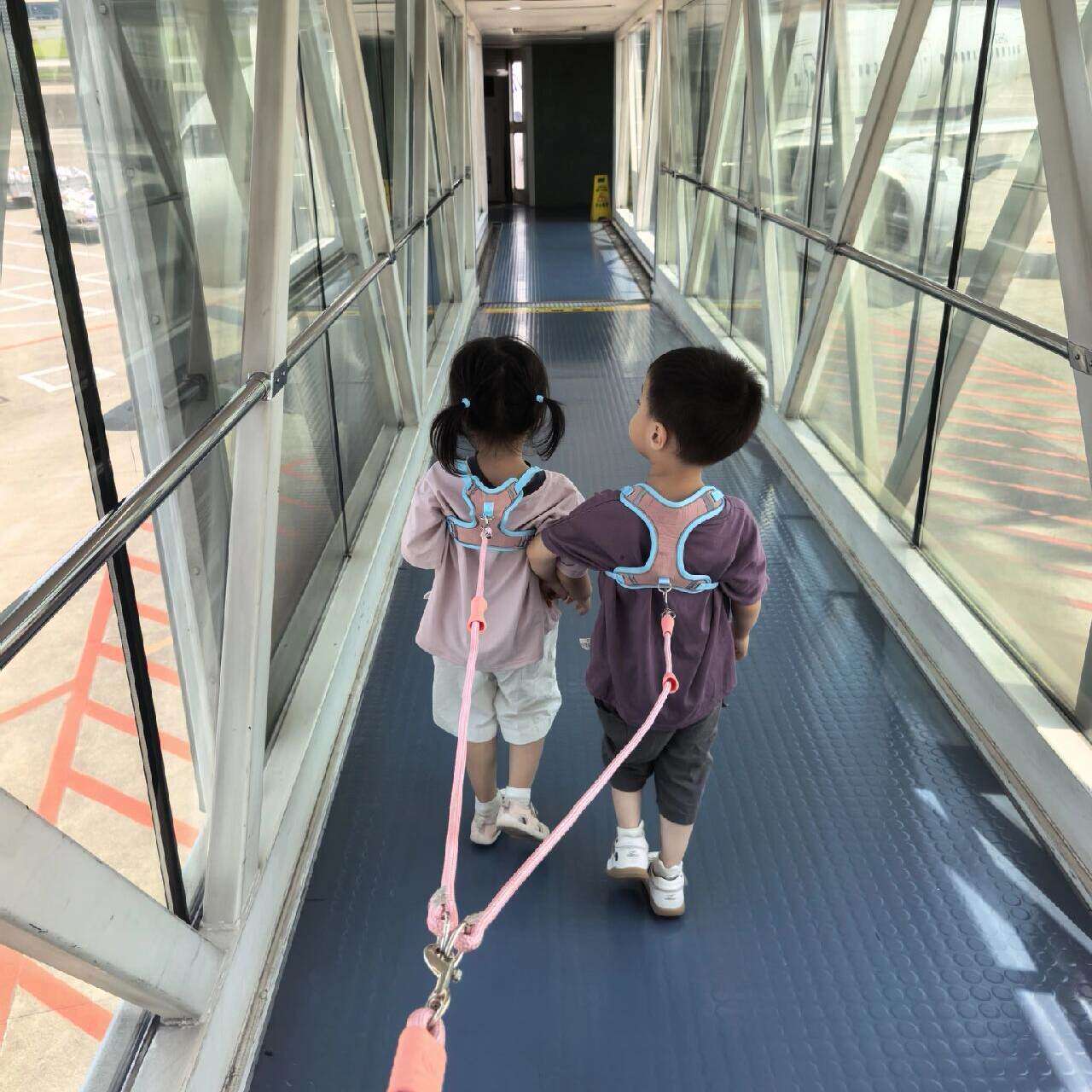 2026新款儿童防走丢牵引绳出行