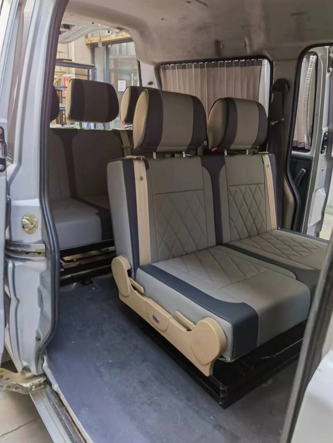 面包车房车座椅改装床椅依维柯金杯全顺五菱荣光大通v80座椅改装