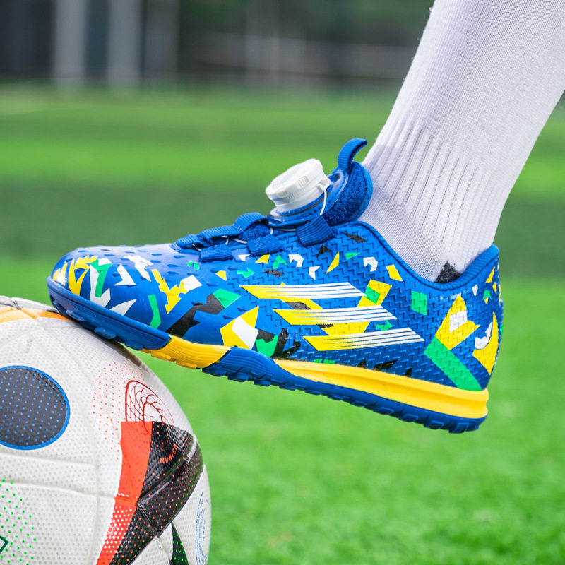 新款儿童免系带足球鞋碎钉男童中小学生训练运动鞋耐磨旋转足球鞋