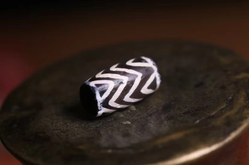 Черно -белое тысячелетие, тигровый рисунок Pyu Agate Tiger Beads Beads