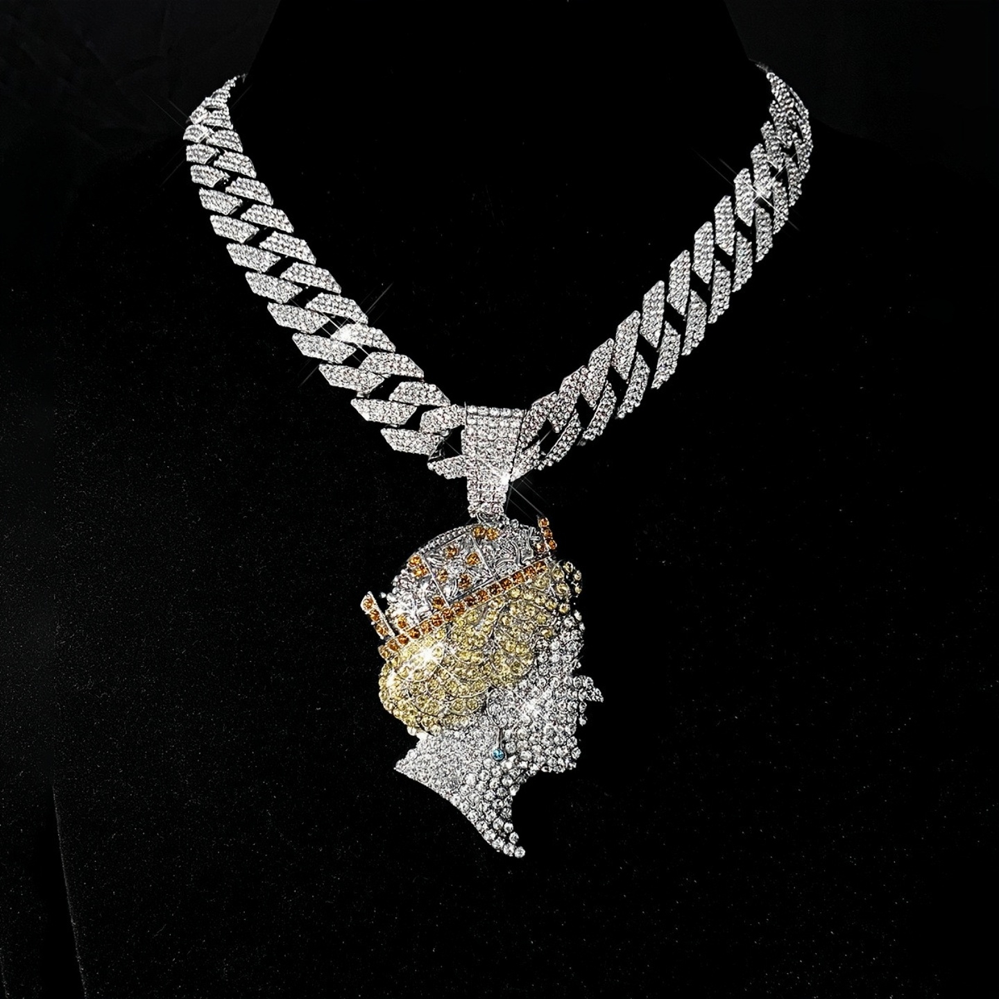 CentralCee满钻双色女王吊坠