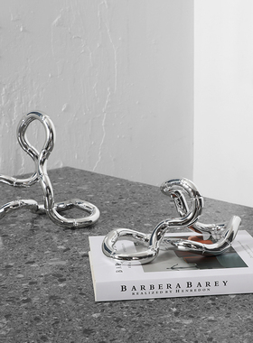 密度轻奢风电镀银色线条装饰摆件