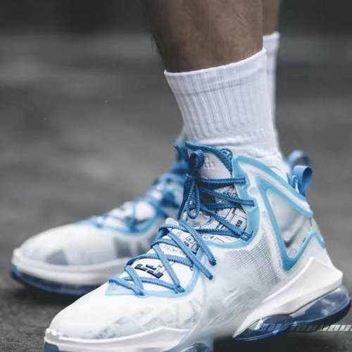 Nike/耐克男高帮詹姆斯19篮球鞋