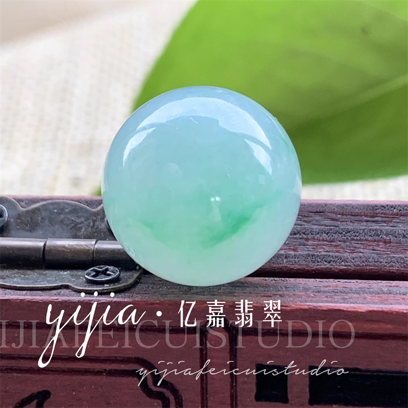 飘花翠绿色单颗散珠手串项链