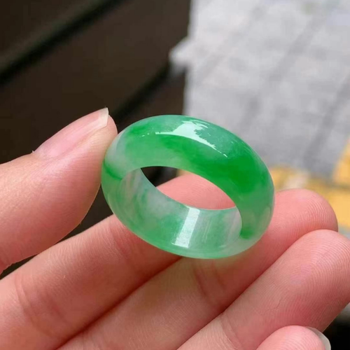翡翠冰种阳绿玉石宽扳指手饰珠宝