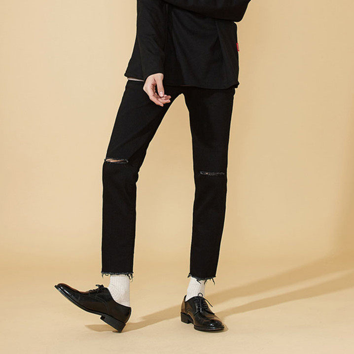 韩国街拍春夏个性磨边破洞牛仔裤百搭显瘦小脚修身九分牛仔裤男