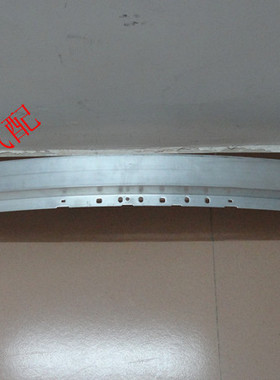 适配奔驰C级W204 C180C200C220C320C300前杠骨架内铁前保险杠内骨