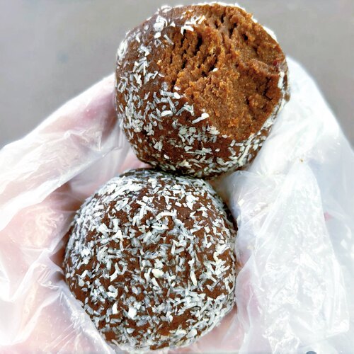 微甜椰丝巧克力球蛋糕