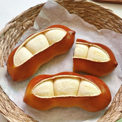 无蔗糖榴莲乳酪碱水豆荚面包