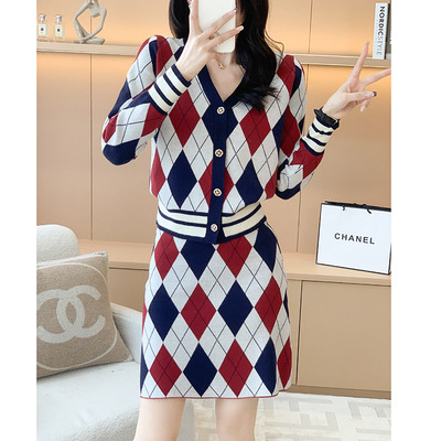 2024秋冬新款小个子两件套套装裙女气质高雅减龄显瘦时尚毛衣裙子