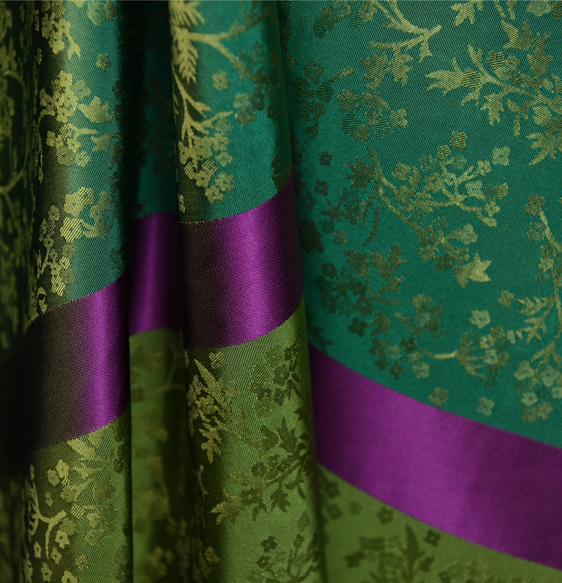 绿萝 一线大牌御用定织幻光提花塔夫宋锦34姆100丝140宽 高端设计