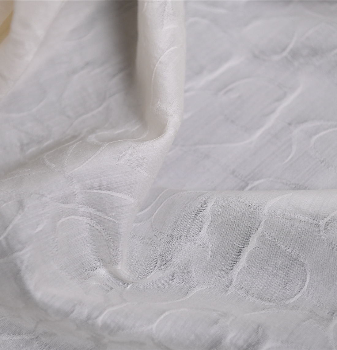 郁金香 大牌定制版货提花丝毛24姆55丝45羊毛140宽 设计师布料