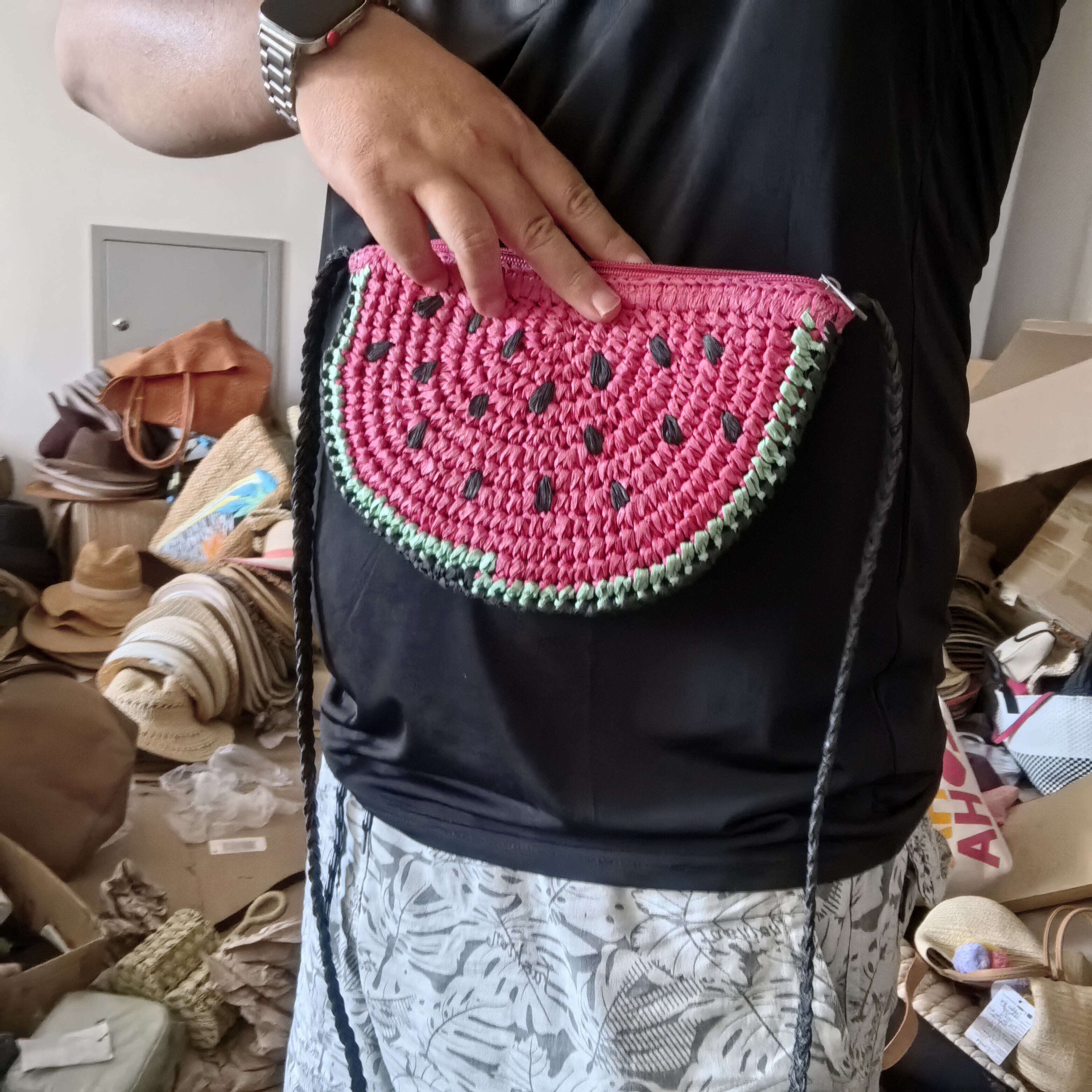 孤品西瓜红草编织单肩女包休闲简约设计感穿搭半月拼色可爱随身