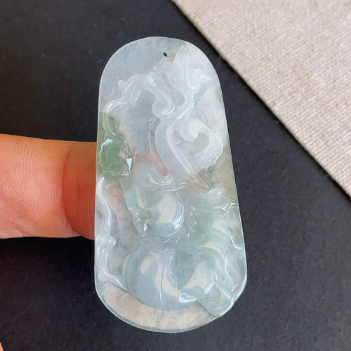天然缅甸翡翠冰种飘花龙牌吊坠