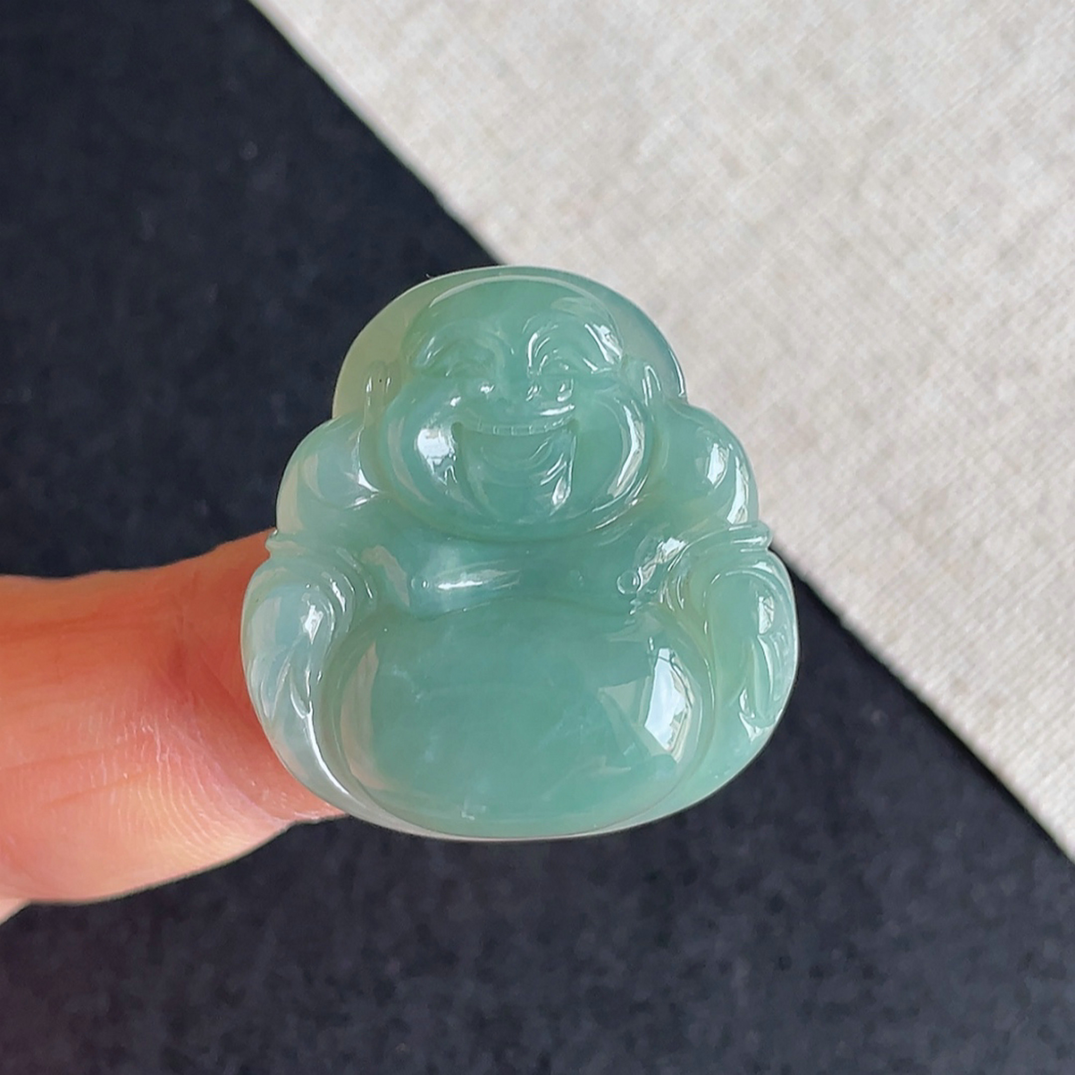 天然翡翠满色佛公吊坠缅甸老坑
