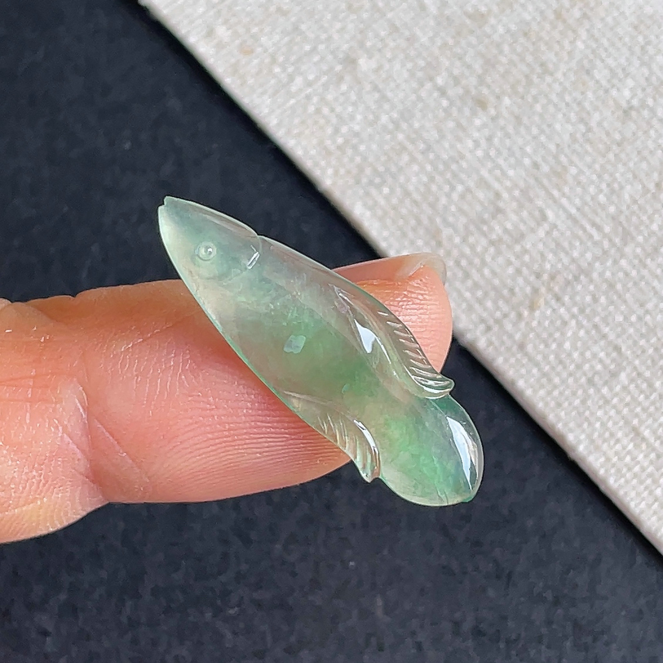 缅甸天然翡翠冰种满色翡翠鱼戒面 裸石带a货鉴定证书～金晶翡翠