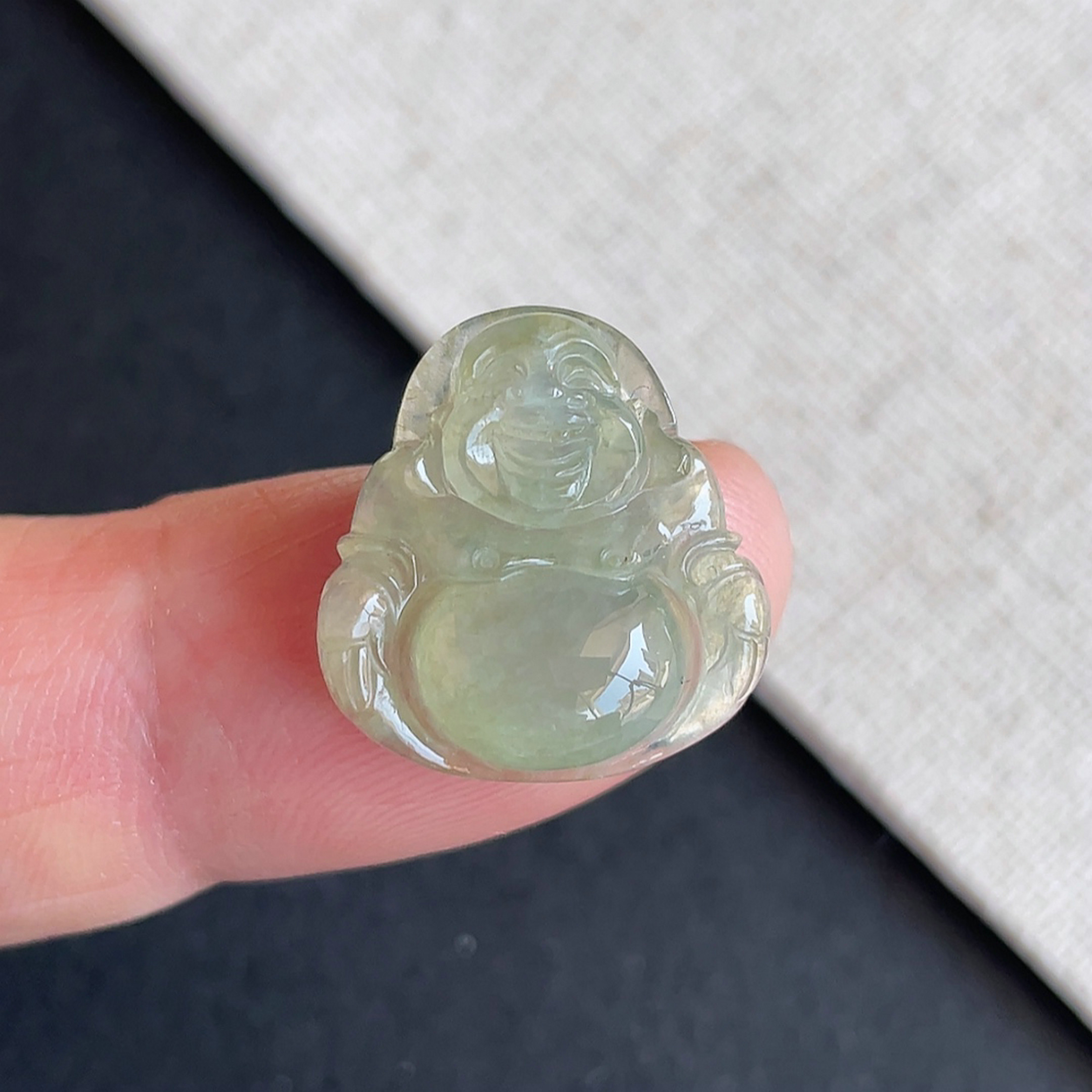 天然翡翠老坑冰种饱满佛公吊坠