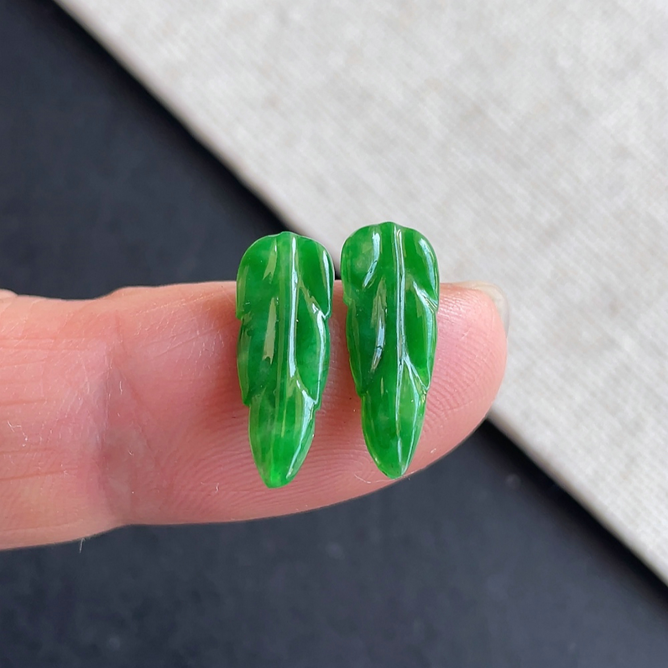 冰种阳绿翡翠叶子耳坠戒面一对 缅甸天然a货玉石 带证书 金晶翡翠