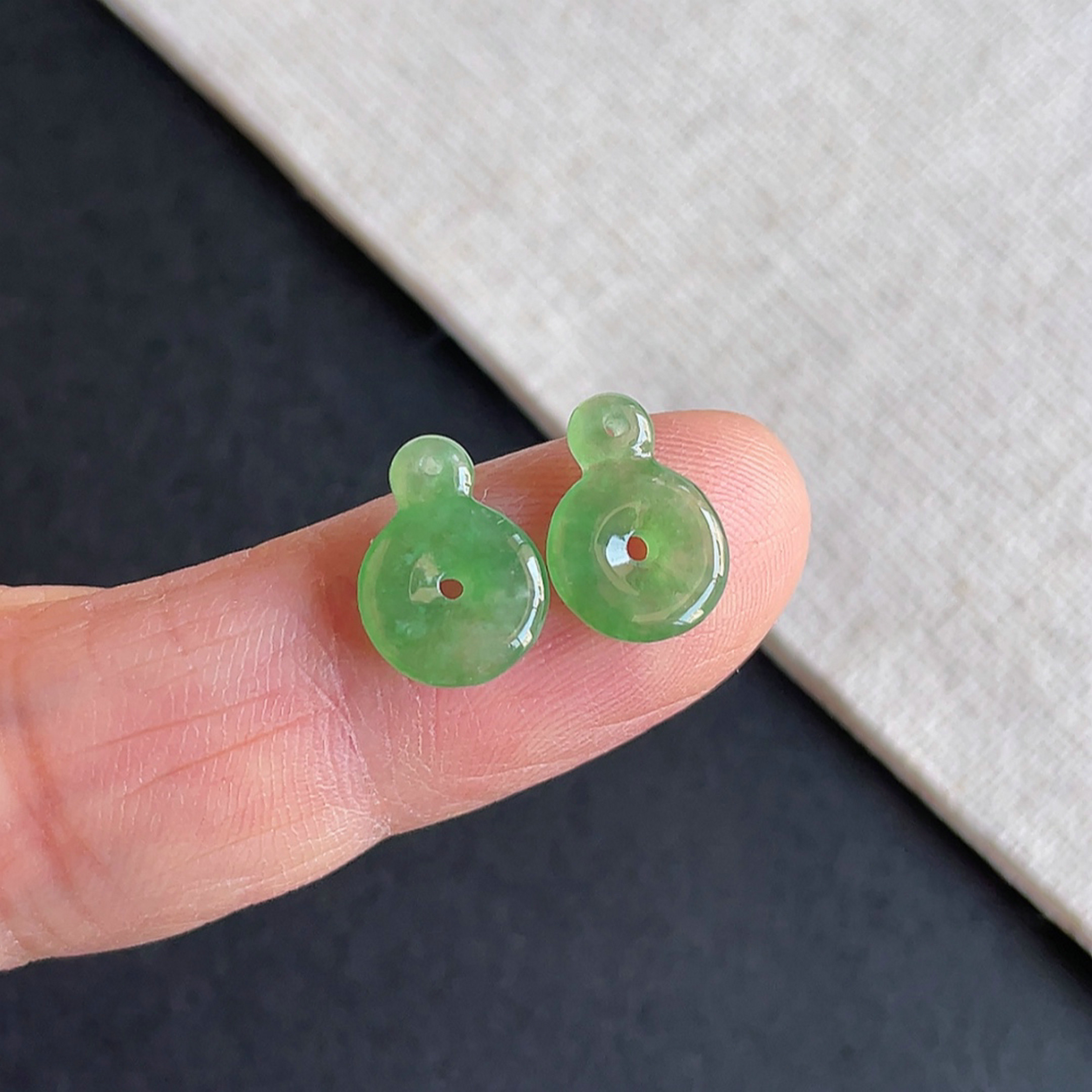 缅甸翡翠冰种阳绿平安扣耳坠 天然老坑玉石a货裸石镶嵌 附证书