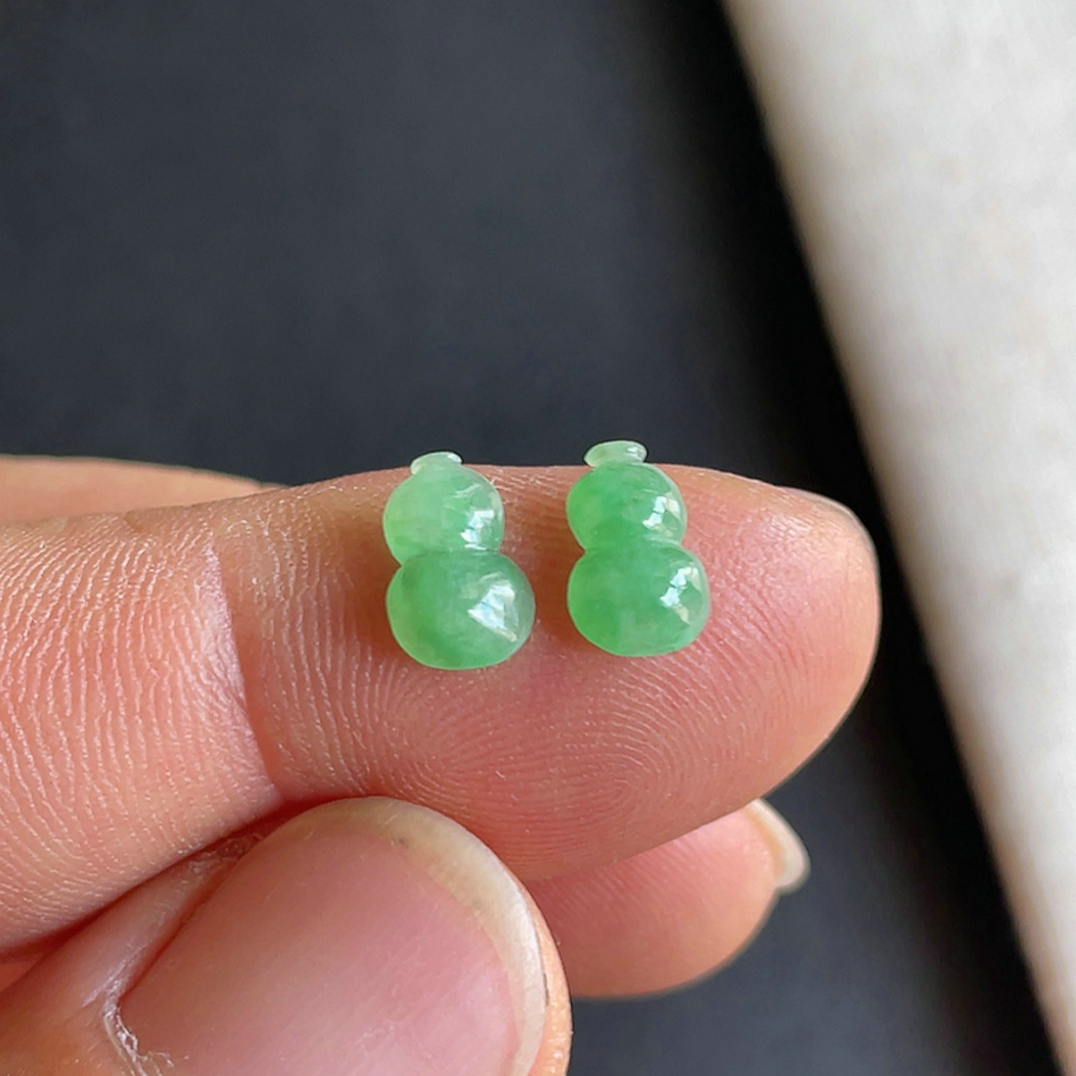 0915-2天然老坑冰种阳绿葫芦戒面一对 翡翠A货送证书~金晶翡翠