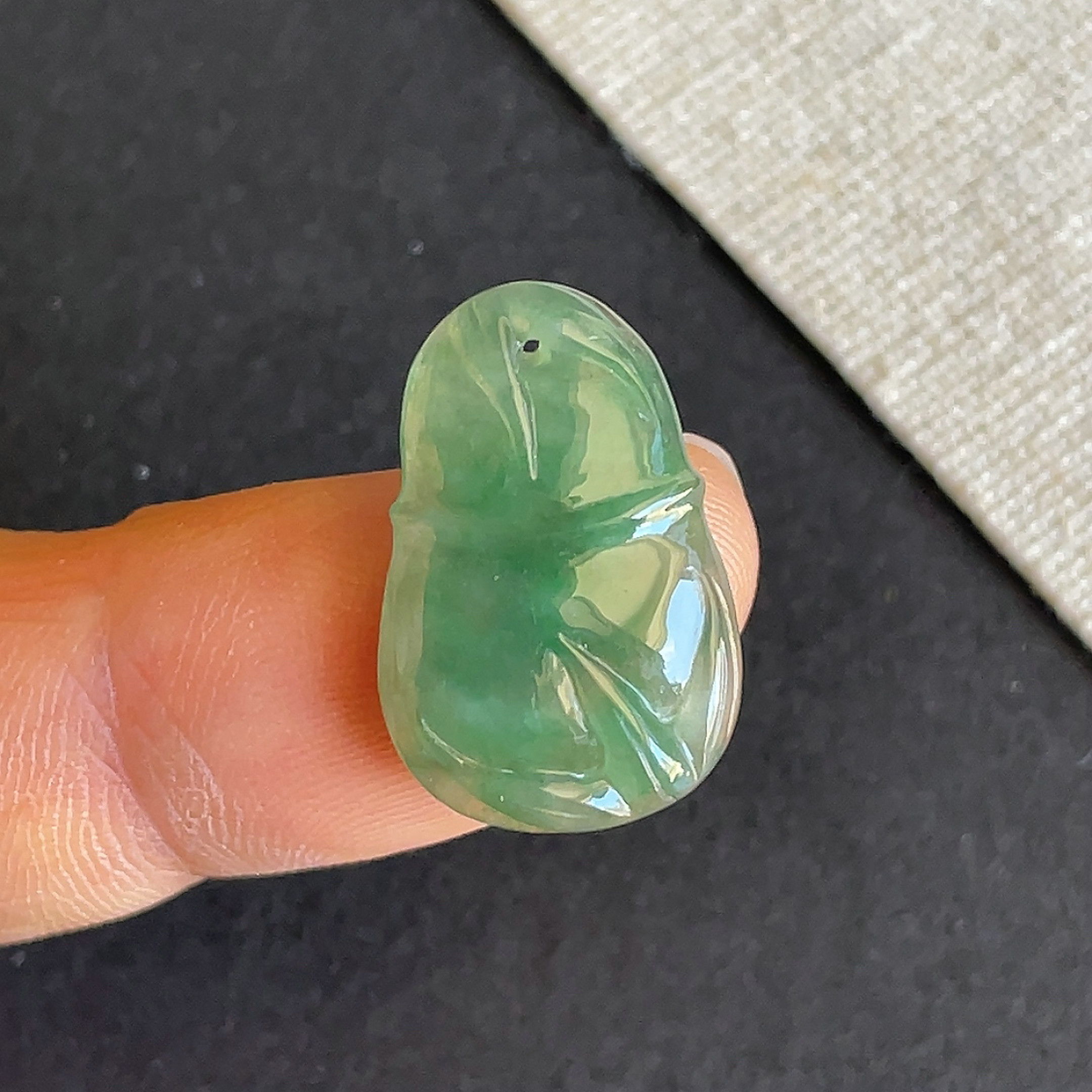 天然缅甸翡翠冰种满绿竹节吊坠