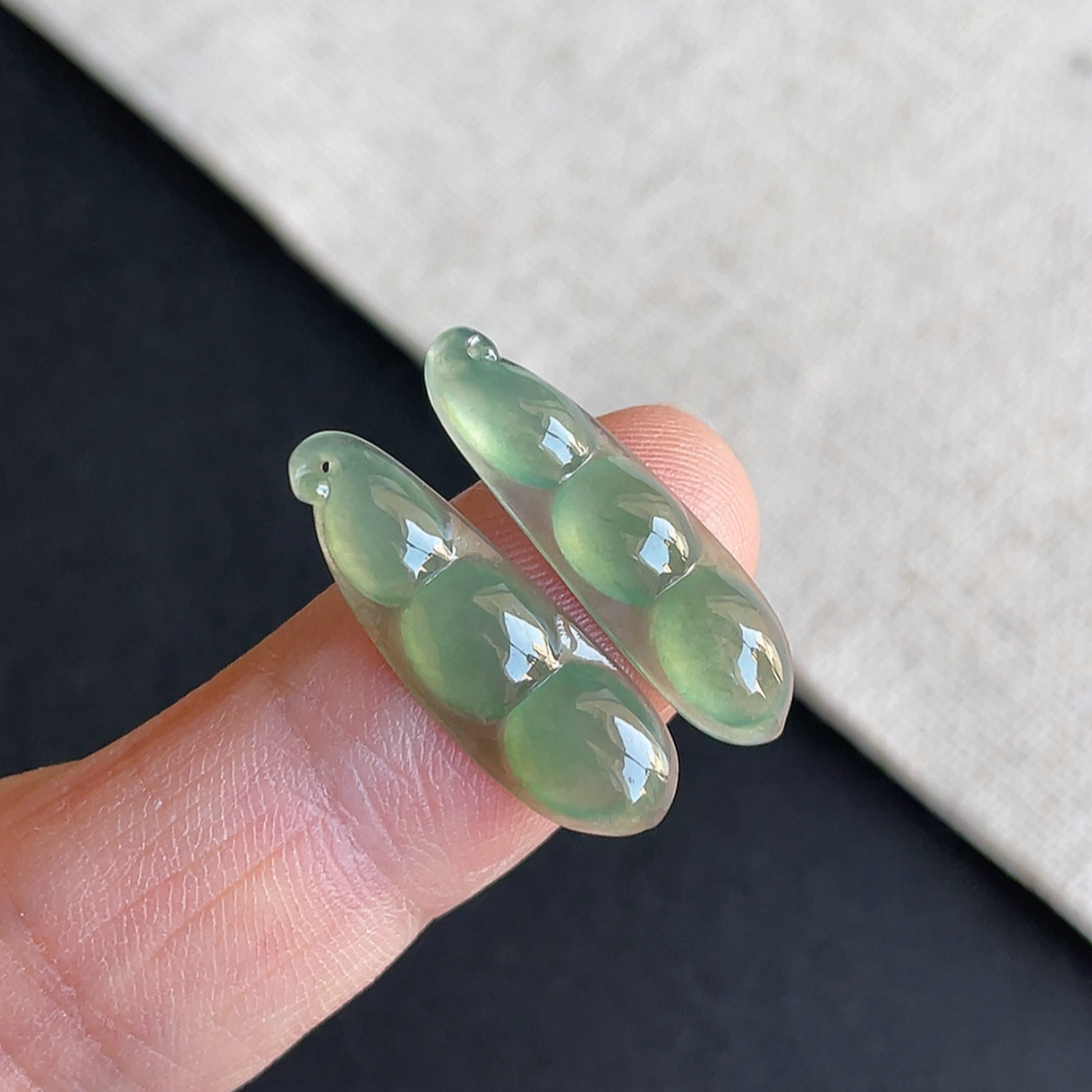 翡翠老坑冰种满绿四季豆一对