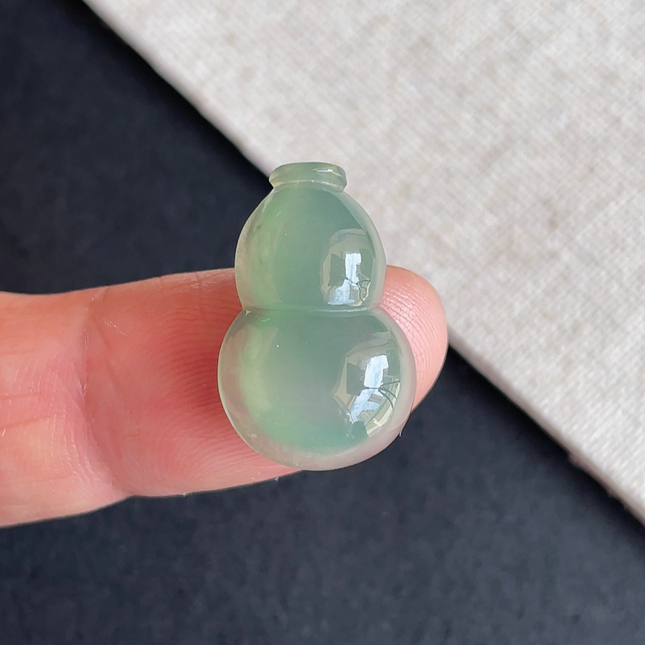 缅甸天然翡翠A货冰种满色葫芦戒面 附鉴定证书 支持复检