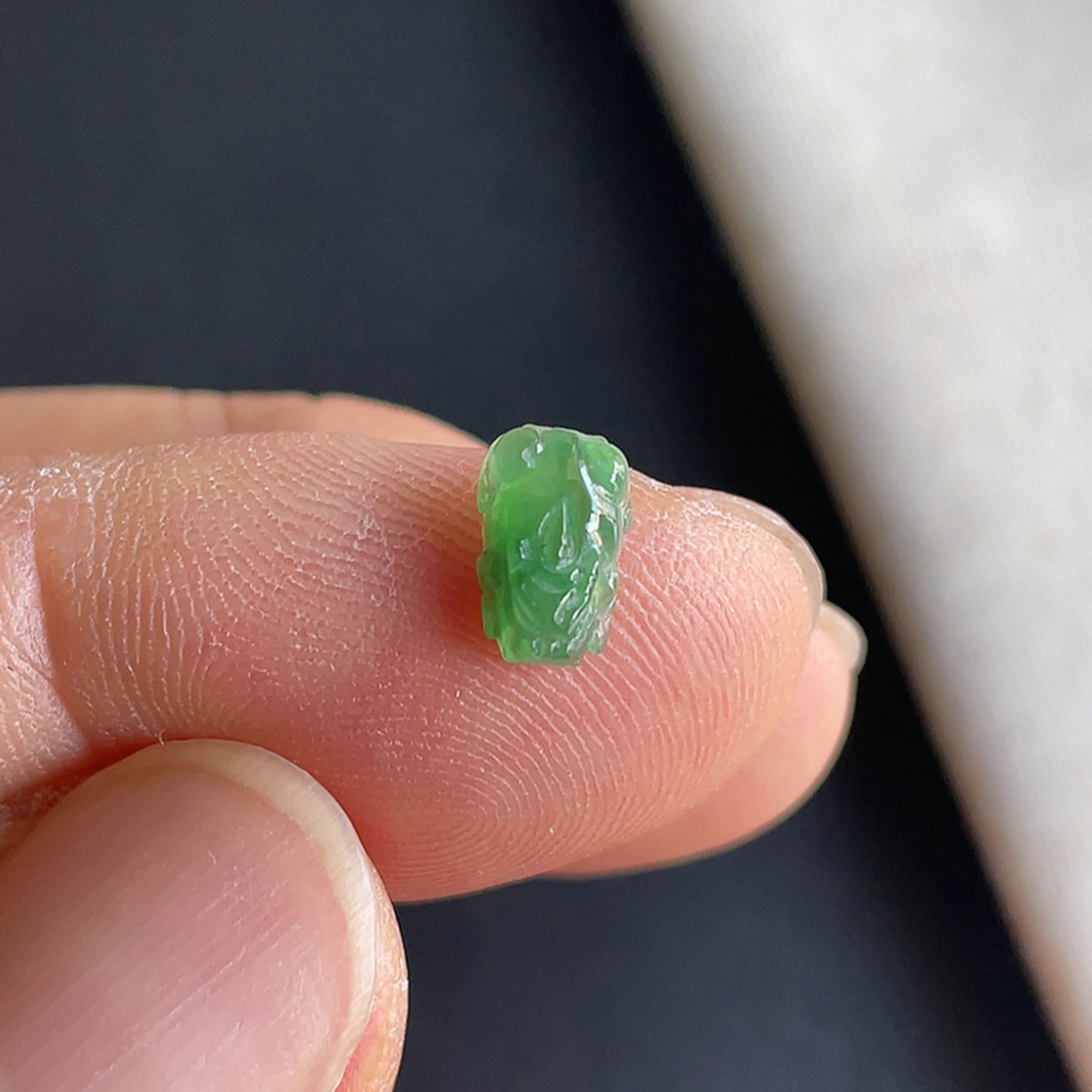 冰种阳绿貔貅戒面天然翡翠A货