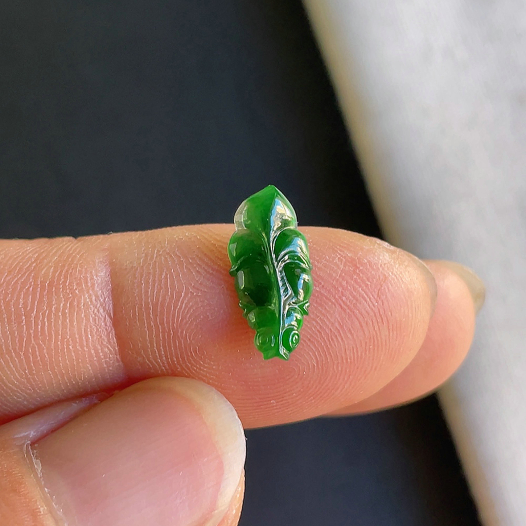 0926-6天然老坑冰种辣绿翡翠鱼戒面 翡翠A货送证书~金晶翡翠