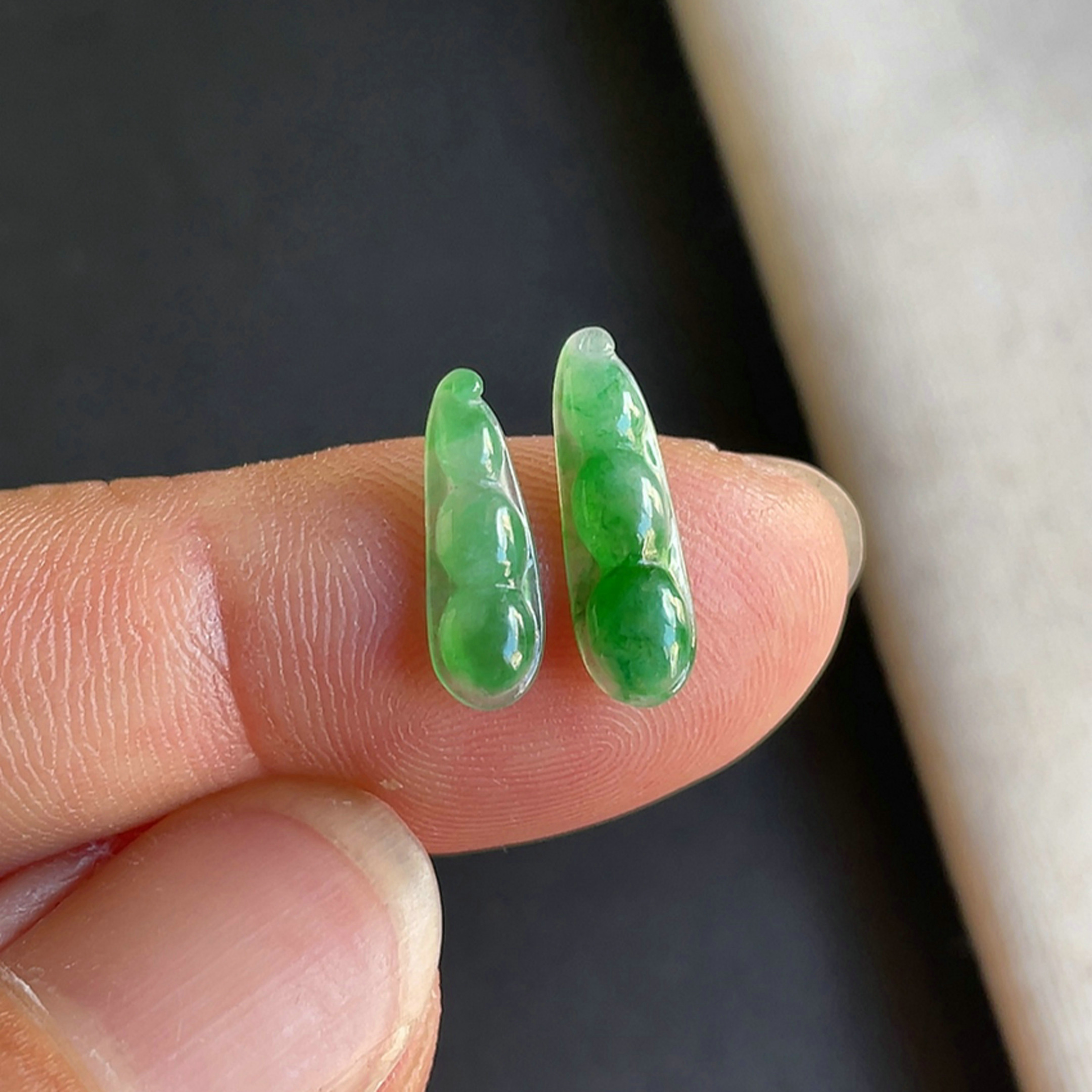 带阳绿四季豆天然老坑翡翠A货